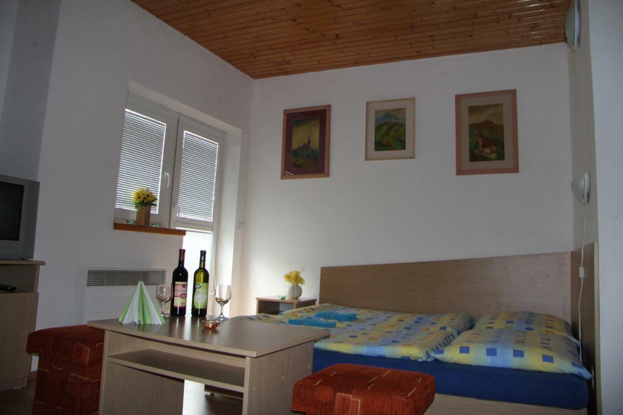 Penzion Brejk Liptovske Sliace Esterno foto