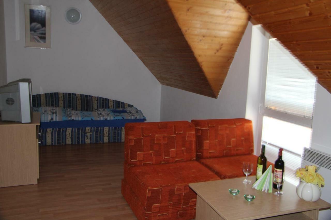 Penzion Brejk Liptovske Sliace Esterno foto